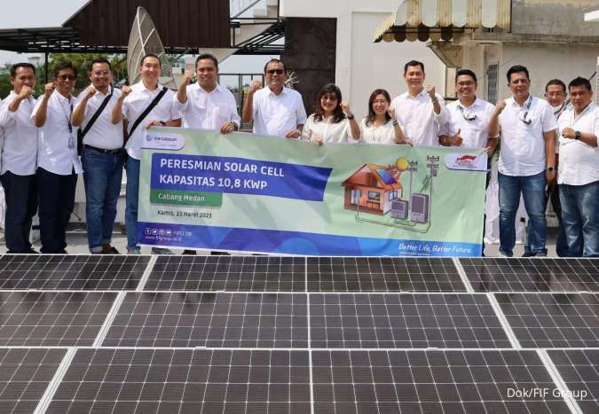 FIFGROUP Resmikan Pemasangan Solar Panel di Cabang Medan
