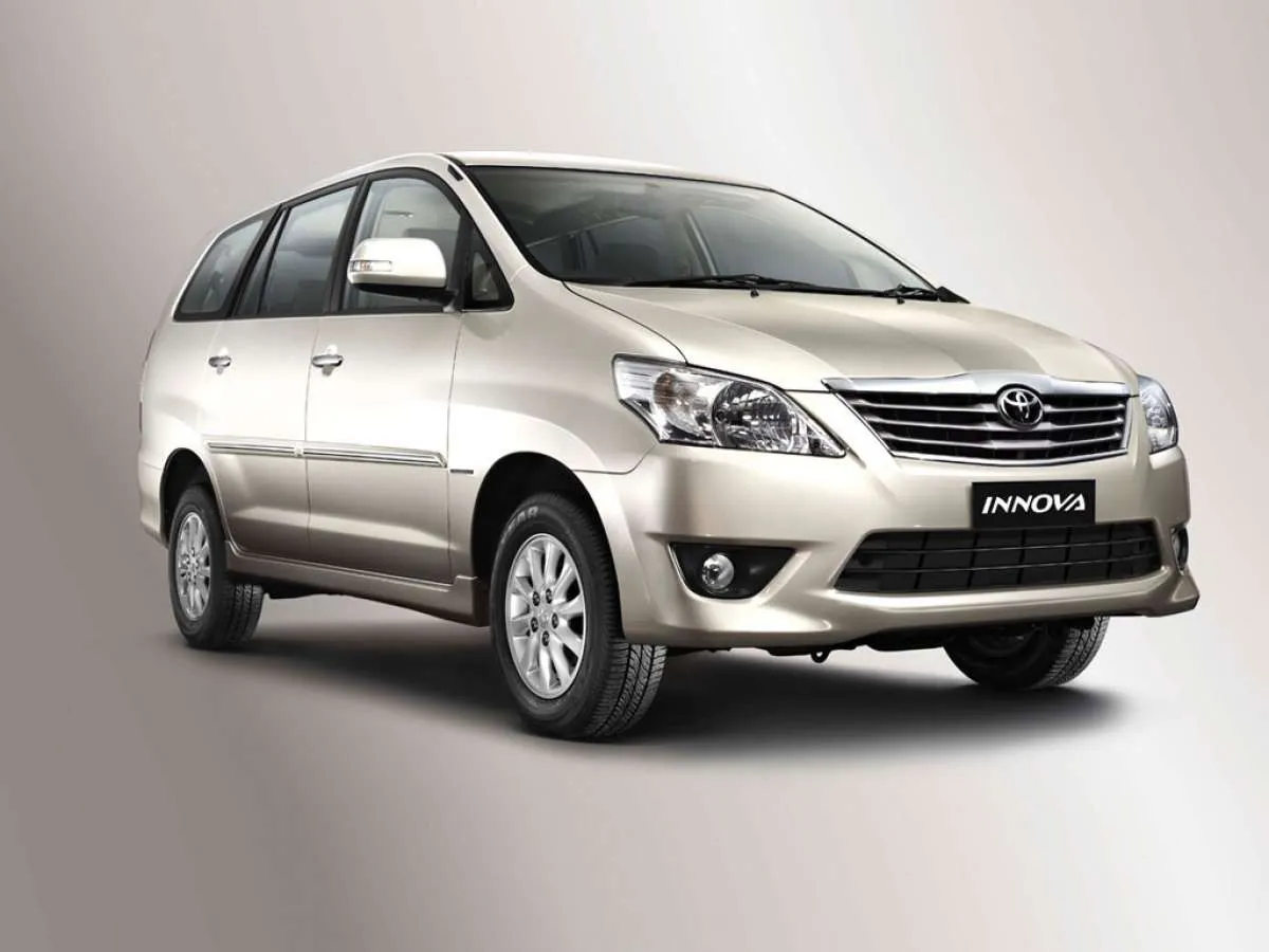 Lelang mobil dinas Toyota Innova dan Rush, harga murah di bawah pasaran