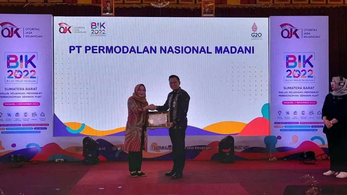 PNM Padang Raih 2 Penghargaan Sekaligus pada Acara Puncak Bulan Inklusi Keuangan OJK