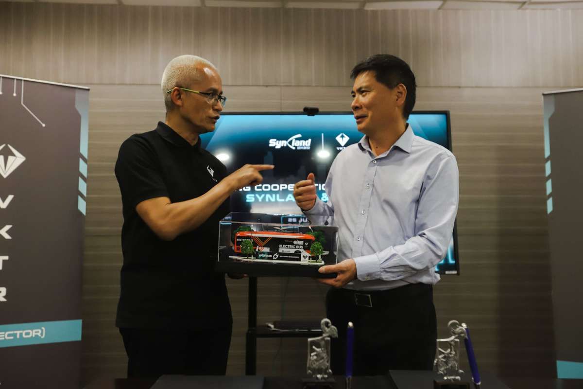VKTR dan Synland Percepat Konversi Kendaraan Listrik