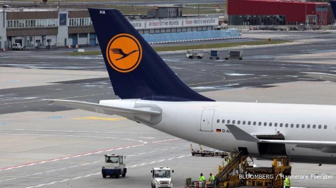 Lufthansa batalkan ratusan penerbangan Jumat