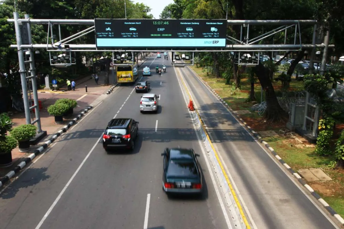 Ingat! Angkutan barang juga akan terkena kebijakan jalan berbayar