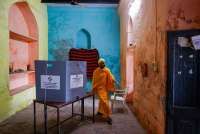 Fake Videos of Modi Aides Trigger Political Showdown in India Election