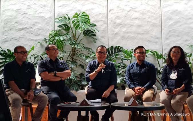 Direksi dan manajemen PT Angkasa Pura I di Jakarta (30/8).