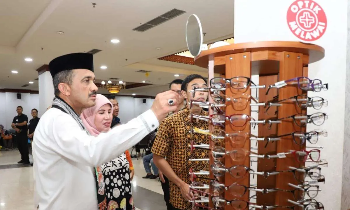 Optik Melawai Donasikan 1.000 Kacamata untuk Warga Jakarta Selatan