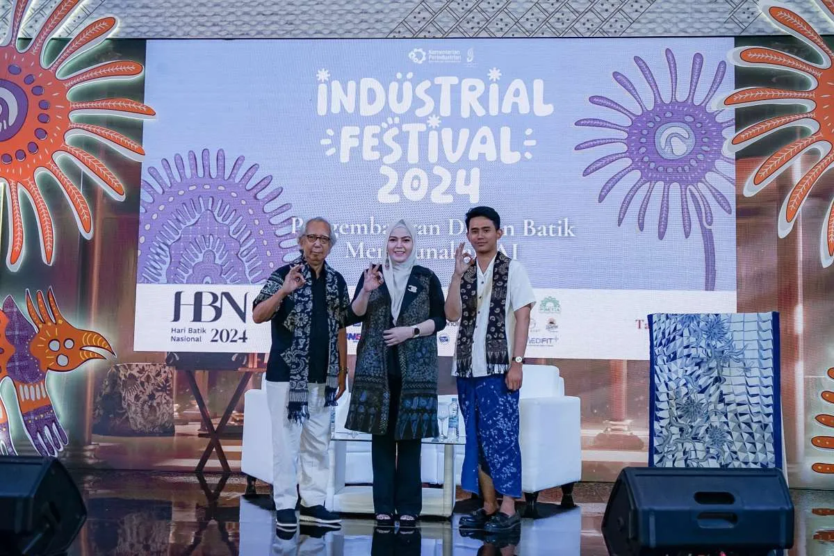 Artisan Batik Muda Berpotensi Besar Lestarikan Budaya Batik dengan Teknologi