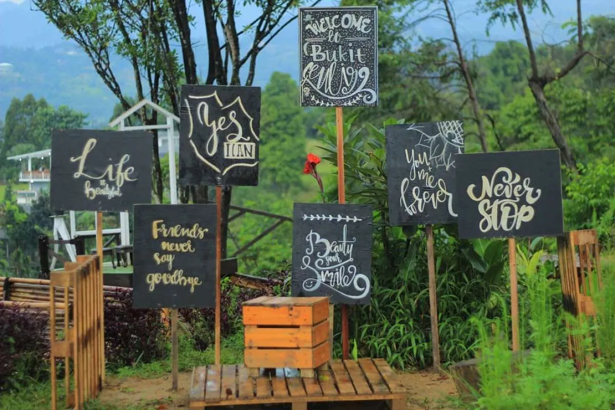 Bukit Geulis punya banyak spot instagramable, cocok untuk foto-foto