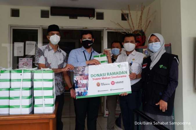 Kolaborasi dengan Dompet Dhuafa,KSP Sahabat Mitra Sejati Bagikan 100 Paket Berbuka Puasa