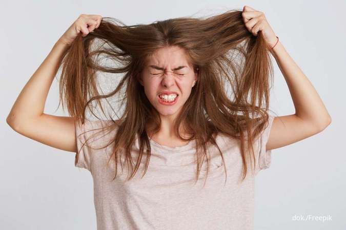 Inilah 4 Penyebab Rambut Mengembang, Hindari Keramas Setiap Hari