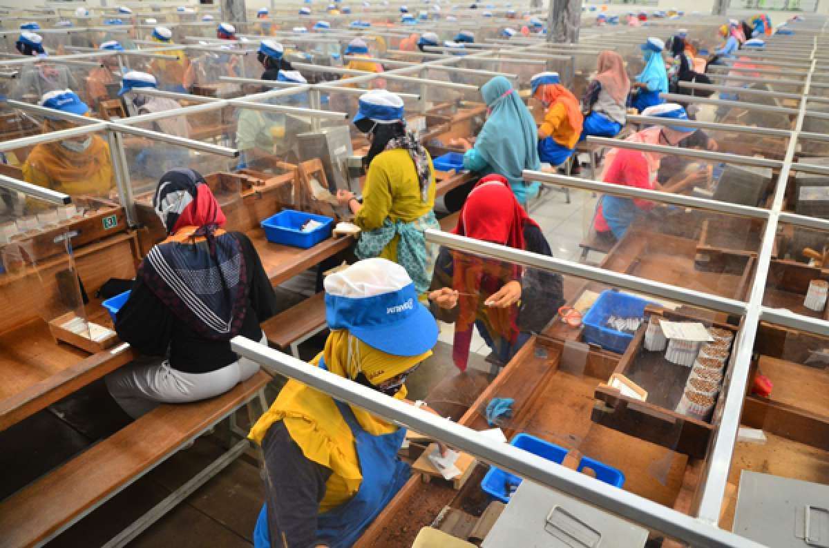 Batas Maksimal Kenaikan Tarif Cukai Rokok 10%-12%