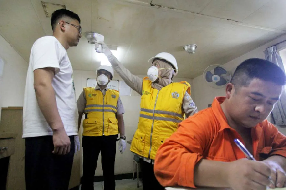 Penumpang internasional pelabuhan Bintan dan Tanjungpinang diperiksa thermal scanner