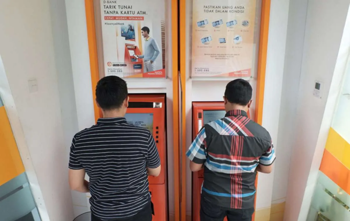 Marak konsolidasi, bank menengah pasang target konservatif di tahun depan