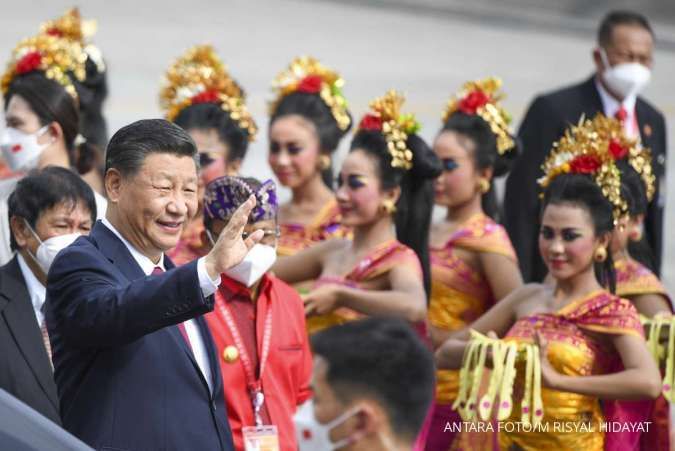 Presiden China Xi Jinping Mendarat di Bali, Disambut Menko Luhut dan Gubernur Koster