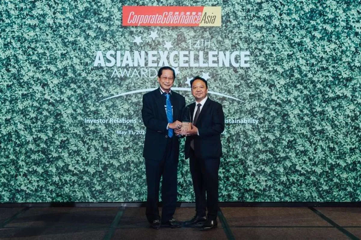 BCA Raih 4 Penghargaan Terbaik di Asia:  CEO, CFO, CSR dan Investor Relations