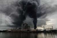 Ini analisis BMKG atas kejadian petir saat kebakaran tangki di Kilang Cilacap