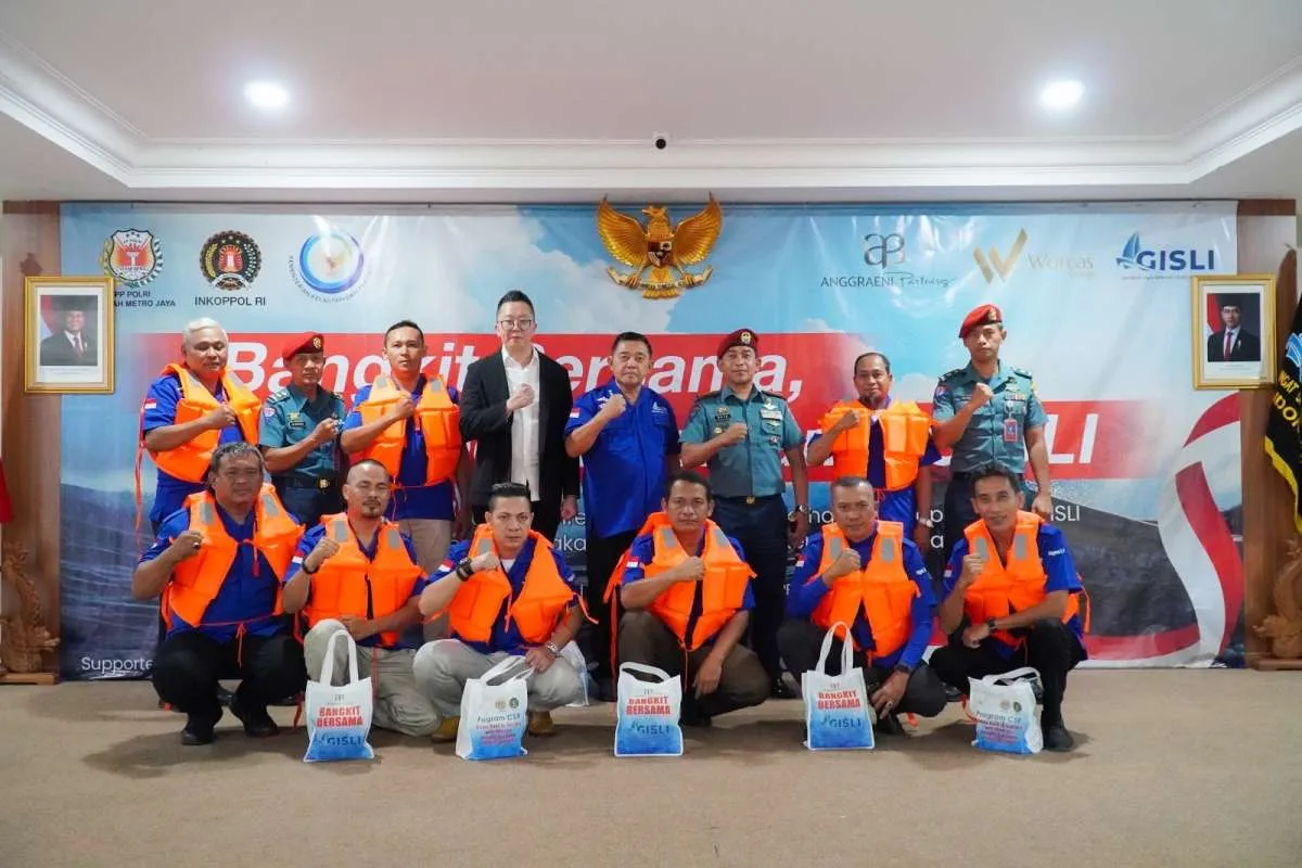 Peduli Negeri:Worcas Group Salurkan 1000 Tensimeter dan 400 Life Jacket bagi Nelayan