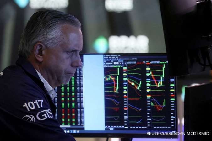 Wall Street Melemah Jelang Akhir Pekan