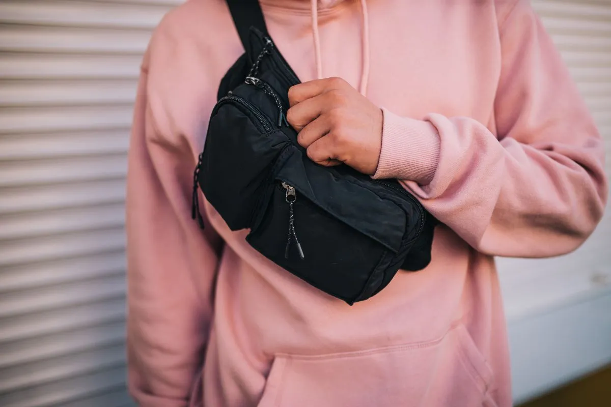 Rekomendasi Waist Bag Pria Terbaik untuk Penampilan Stylish