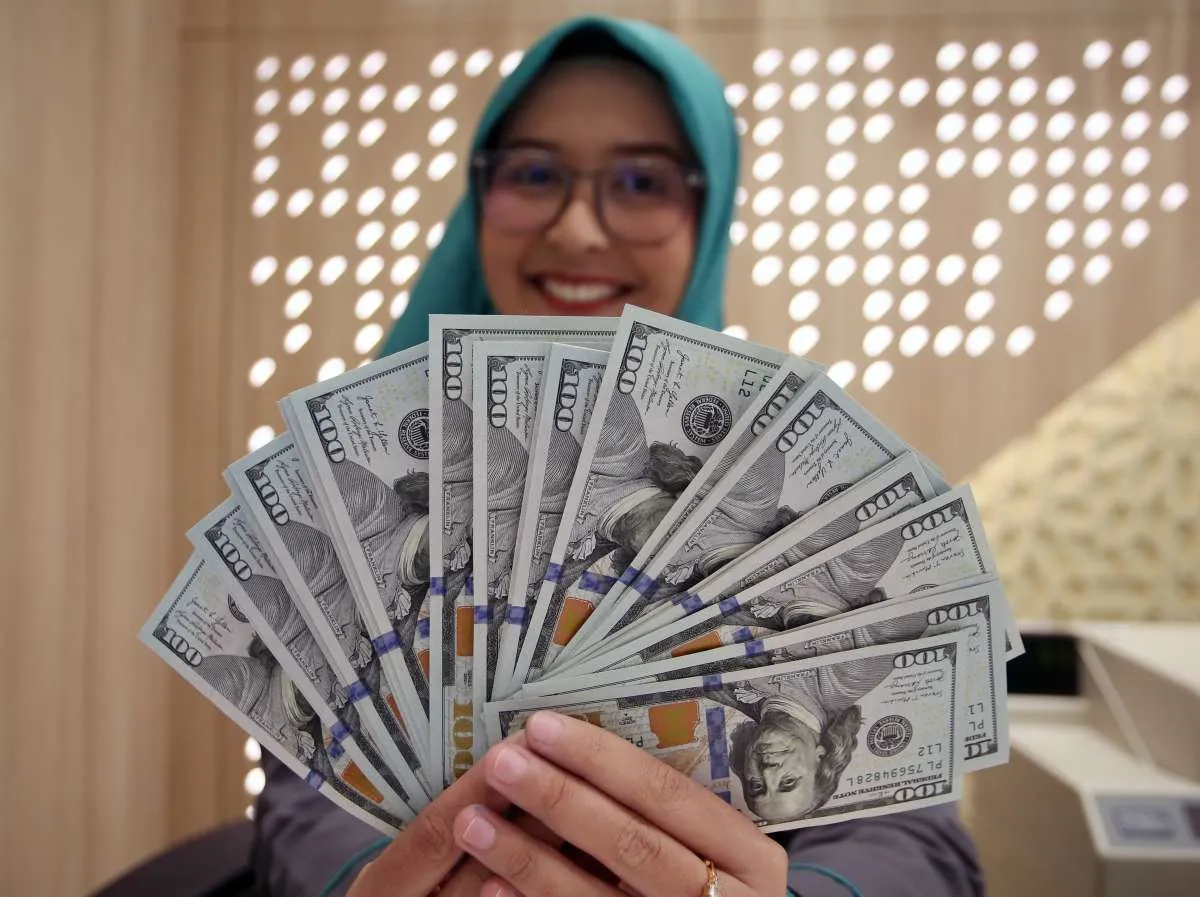 Rupiah Melemah Lagi, Ancaman Tembus Rp 19.000 per Dolar Makin Dekat