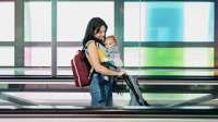 6 Tips Traveling Sambil Bawa Bayi Tanpa Kesulitan, Semua Aman dan Bikin Ibu Nyaman