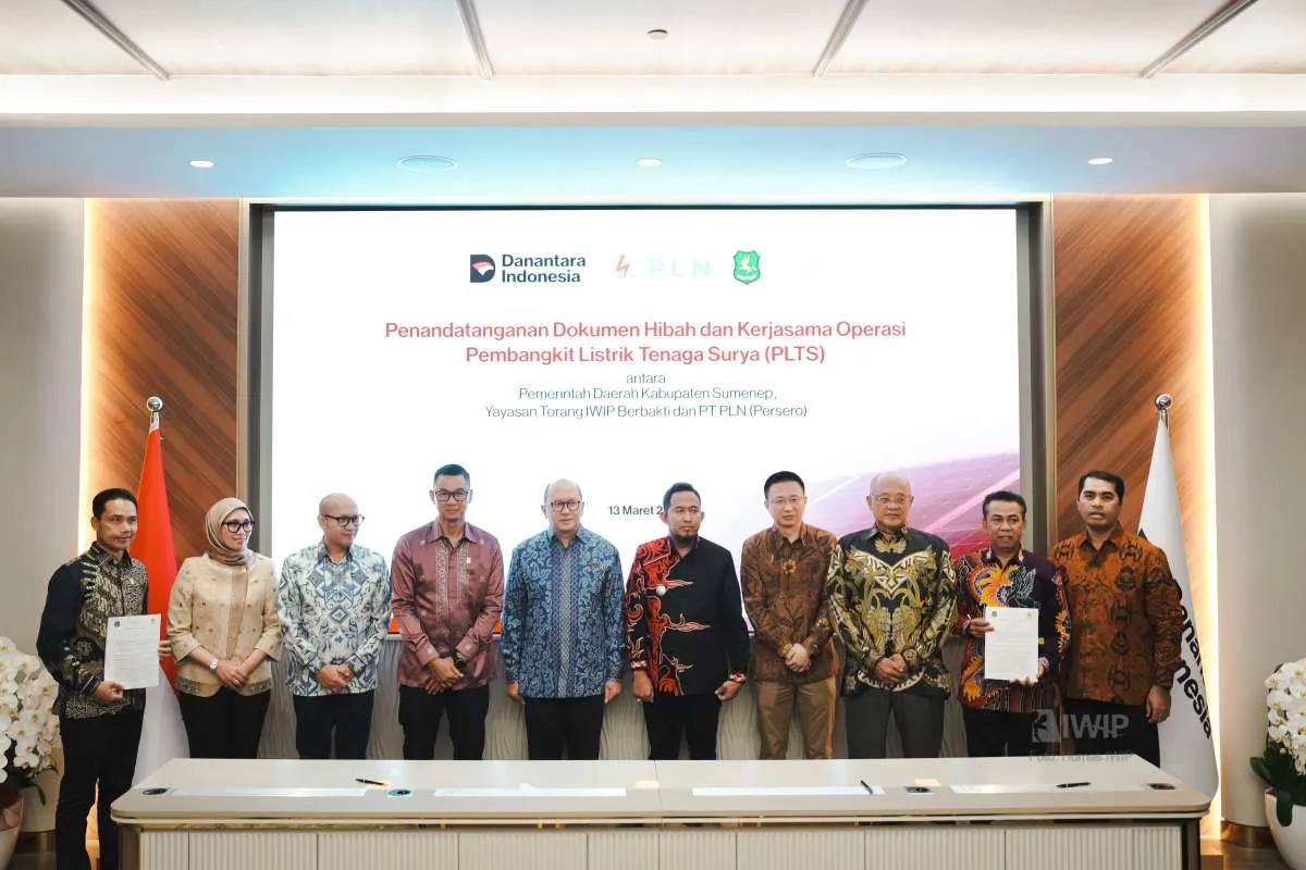 Warga 2 Desa di Sumenep Ini Kini Bisa Nikmati Listrik Bersih dari PLTS Tsingshan