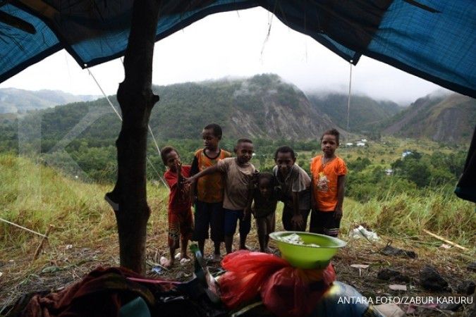 Bagian atas Gunung Cyclop Papua longsor, warga diminta lebih waspada