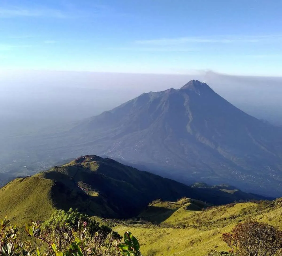 Pulihkan Ekosistem, Jalur Pendakian Gunung Merbabu Ditutup Sementara Mulai 31 Oktober