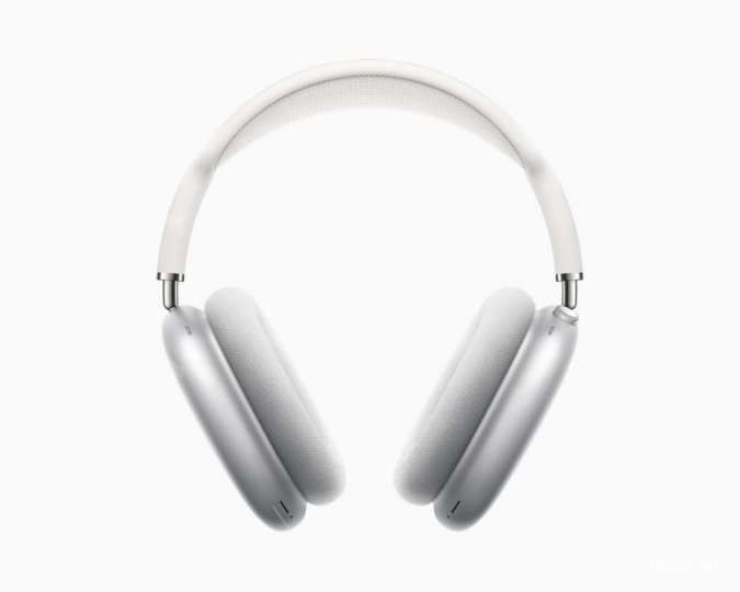 Apple Luncurkan AirPods Max 2 dengan Peredam Bising dan Live Translation