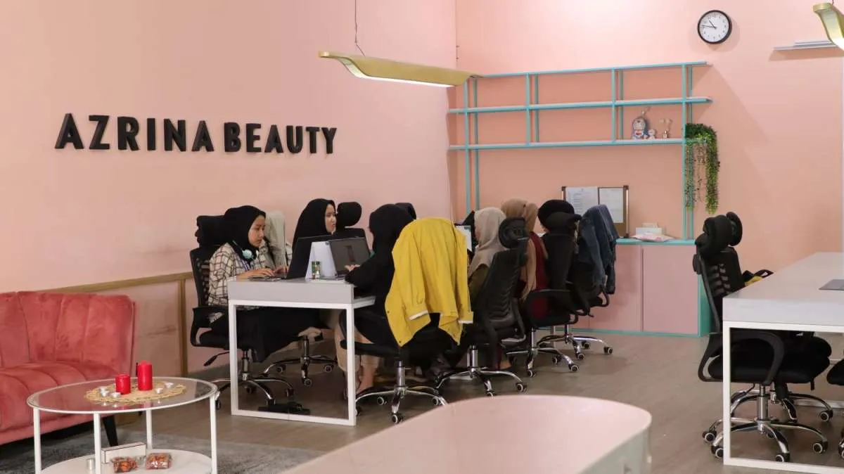 Azrina Beauty, Kantongi Sertifikasi BPOM dan MUI