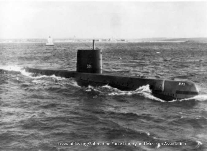 Hari ini dalam sejarah: Kapal selam nuklir pertama USS Nautilus mulai bertugas