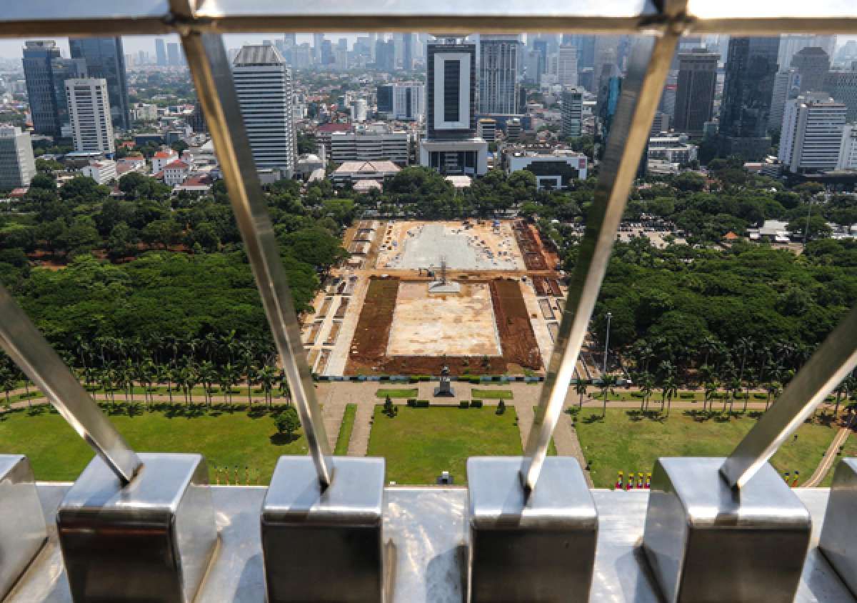Revitalisasi taman Monas dihentikan