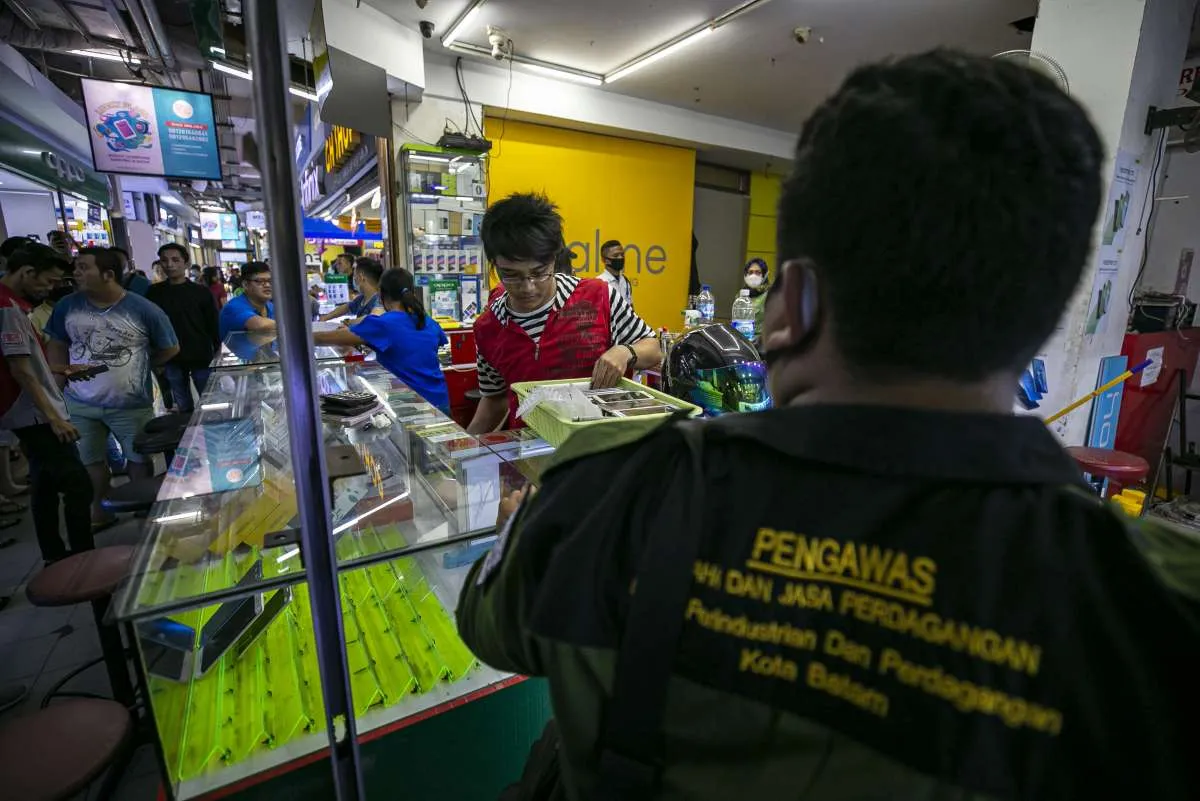 Bea Cukai sita ratusan handphone ilegal milik PS Store