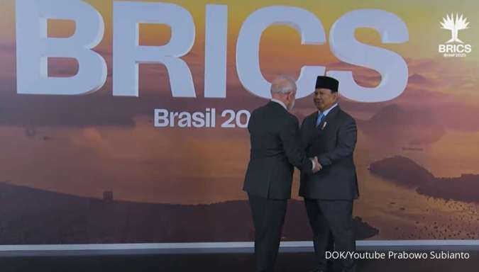 Prabowo Dapat Pelukan Hangat dari Presiden Brasil Saat Tiba di KTT BRICS 2025