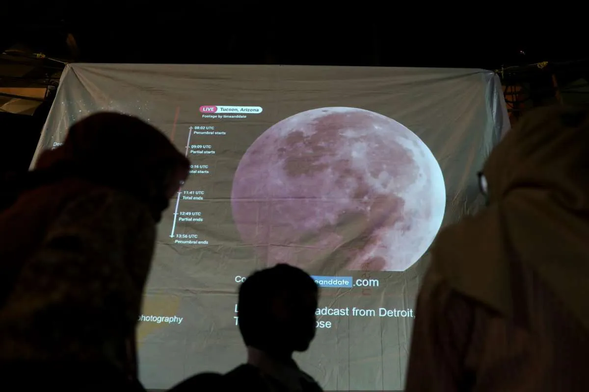 Peringatan Penting 18 Februari: Hari Pluto Hingga Ibu Jari, Ada Apa Hari Ini?