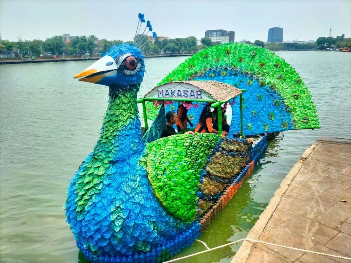Mengintip CiLung Fest 2026, Perahu dari Botol Plastik Bekas Berlayar di Danau Sunter