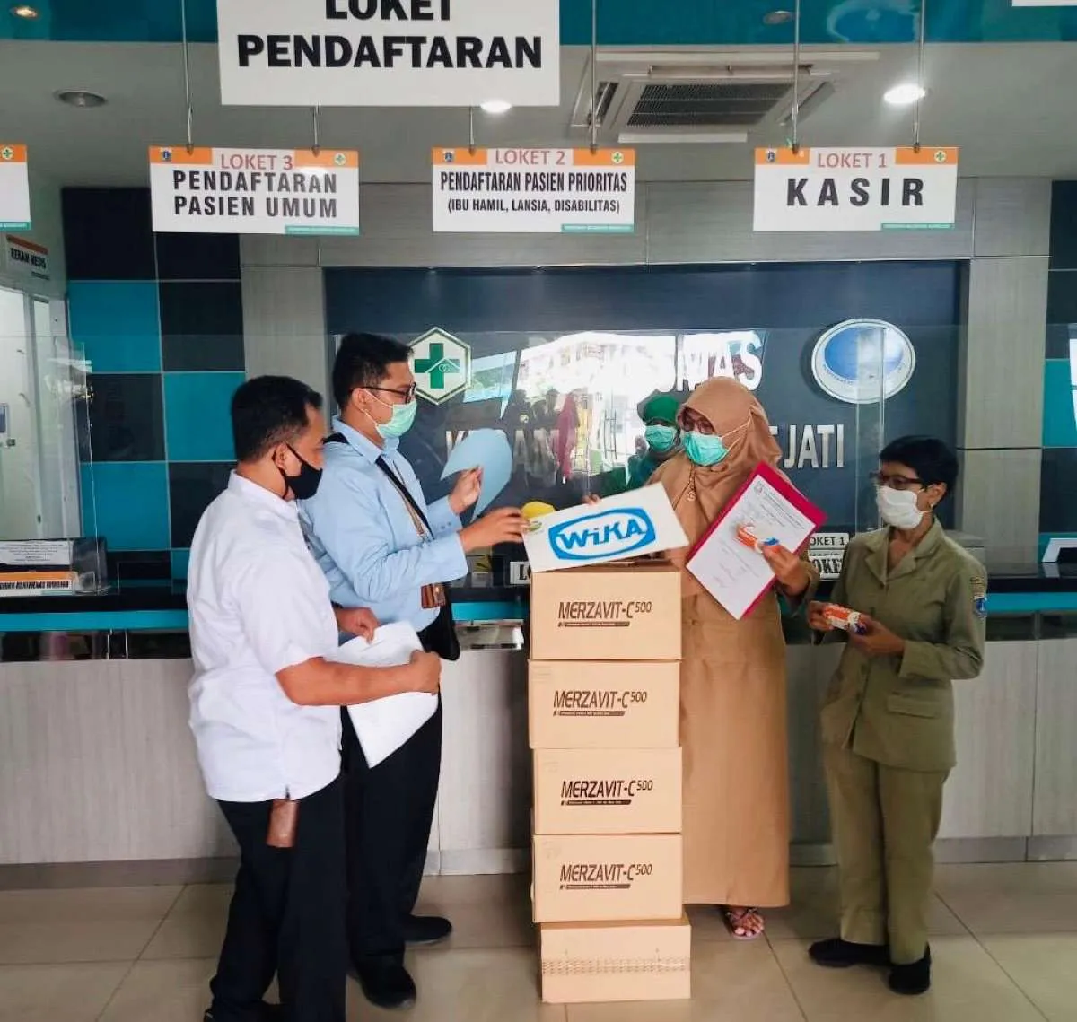 WIKA suplai vitamin bagi tenaga medis di 7 Puskesmas dan RSU Kelas D di Jakarta Timur