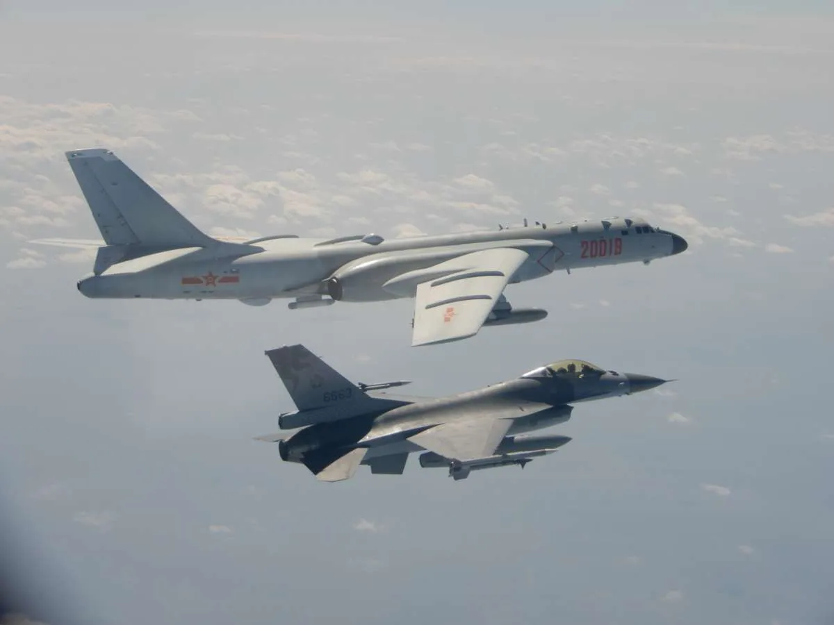 Respons Amerika, 10 pembom China gelar latihan serangan rudal dengan target maritim
