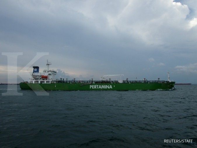 Langkah Pertamina bersihkan tumpahan minyak di laut wilayah Parepare