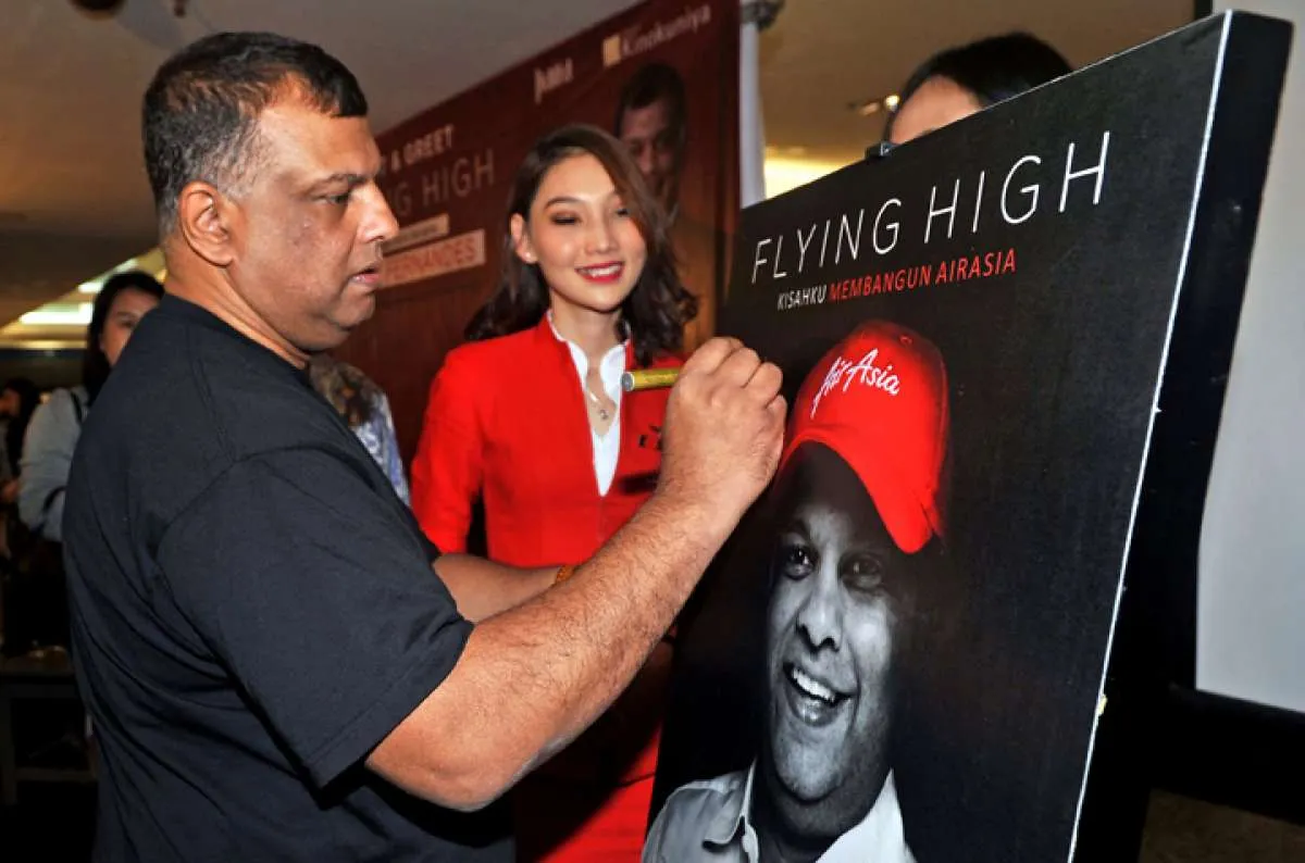 Terdampak corona, pendiri AirAsia tidak terima gaji dan upah staf dipangkas 