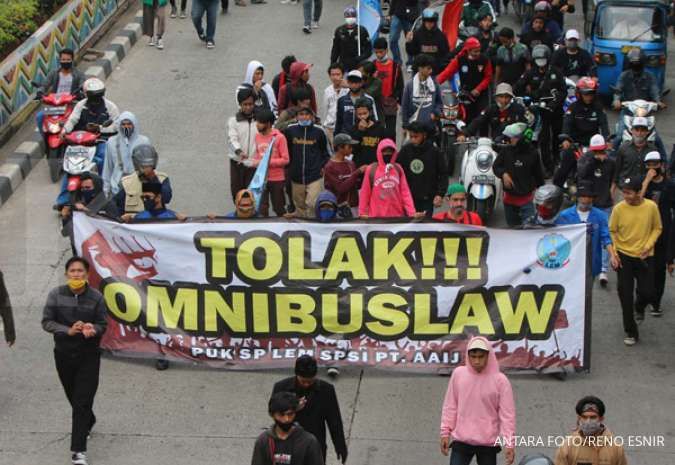 Menteri Jokowi ramai-ramai luruskan berita miring terkait UU Cipta Kerja