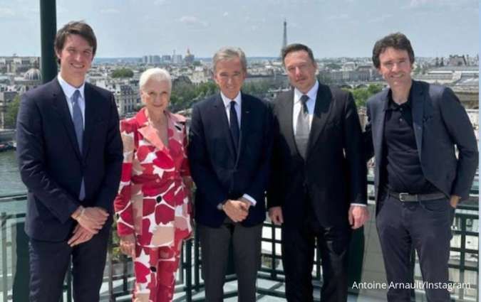 Makan Siang Senilai US$ 470 Miliar: Elon Musk dan Bernard Arnault Bertemu di Paris