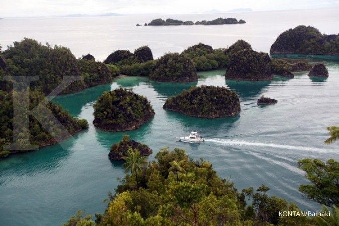 Kemenhub periksa kapal MV Aqua Blu yang kandas di Raja Ampat, Papua