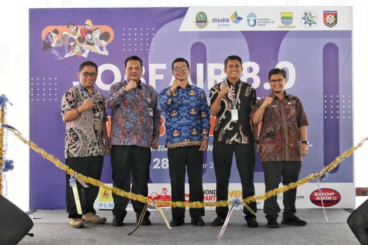 Panasonic GOBEL dan SMKN 8 Bandung Bangun Sinergi melalui Bengkel Teaching Factory