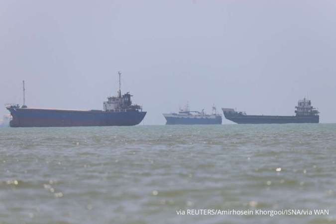 Arus Kapal Tanker Kembali Meningkat di Selat Hormuz, Harga Minyak Terkoreksi