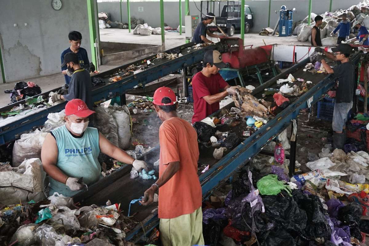 Menadah Berkah dari Bisnis Pengolahan Sampah