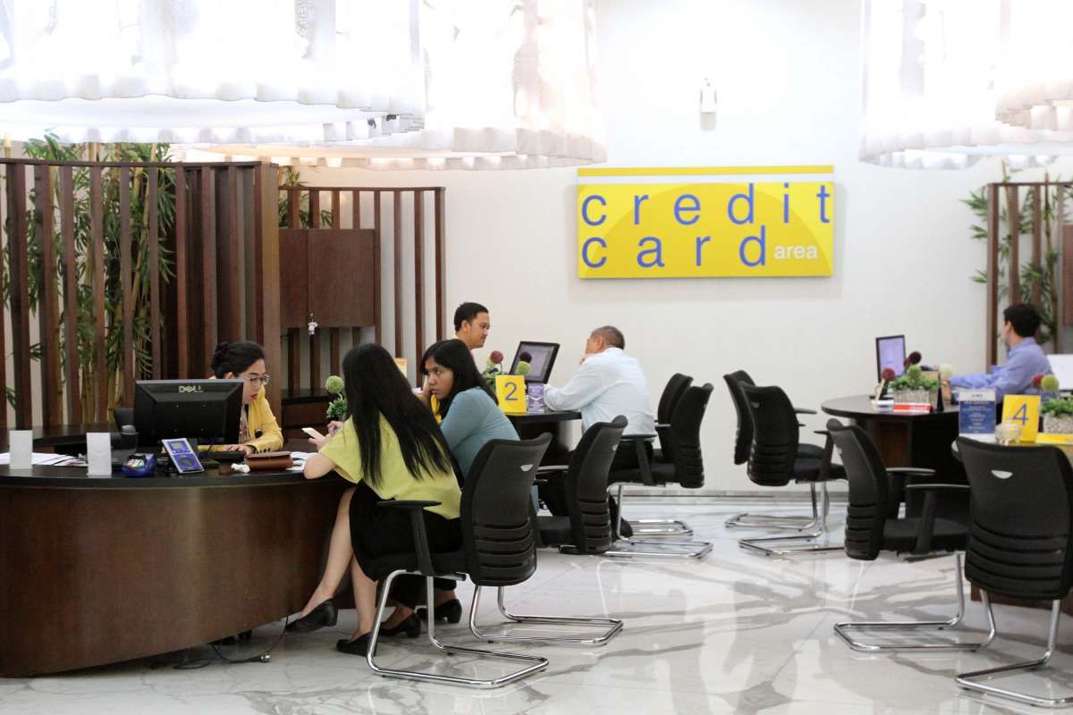 Aktivitas Longgar, Transaksi Kartu Kredit Mekar