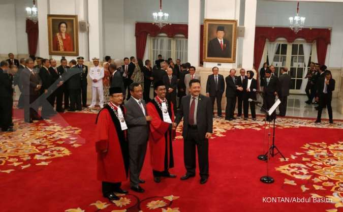 Jokowi lantik dua hakim MK di Istana Negara 
