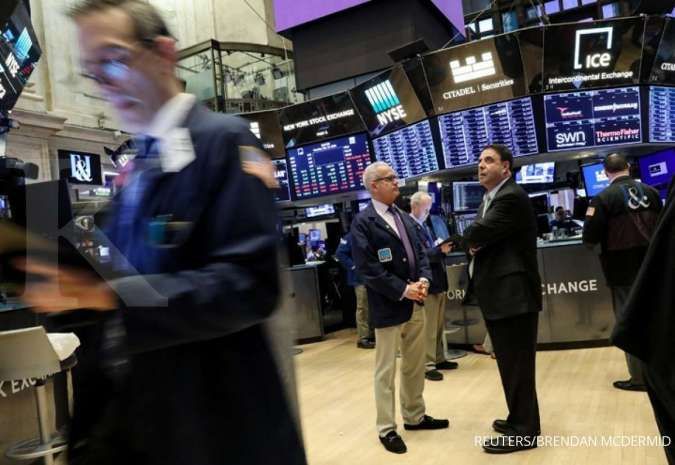 Kembali terkoreksi, Wall Street terseret rilis data ekonomi AS dan China