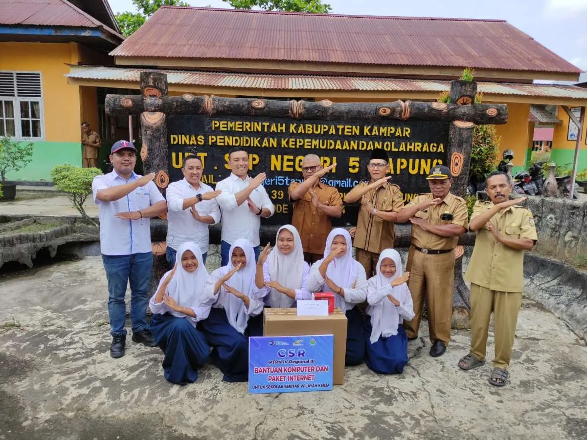 PalmCo Distribusikan Puluhan Komputer ke Sekolah RemoteArea di Riau,Dukung Pendidikan