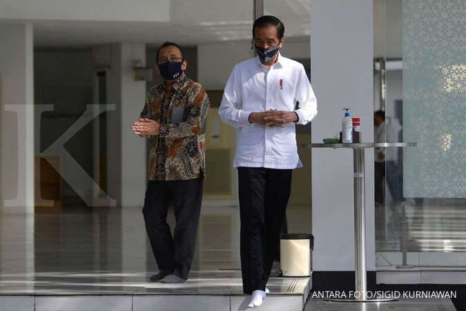 Jokowi laksanakan sholat jumat di Masjid Baiturrahim kompleks istana kepresidenan
